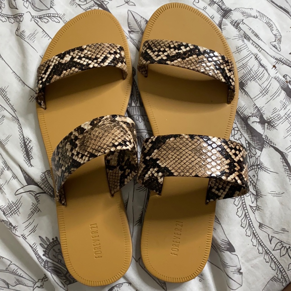 Women’s Open Toe Snake Print Sandals